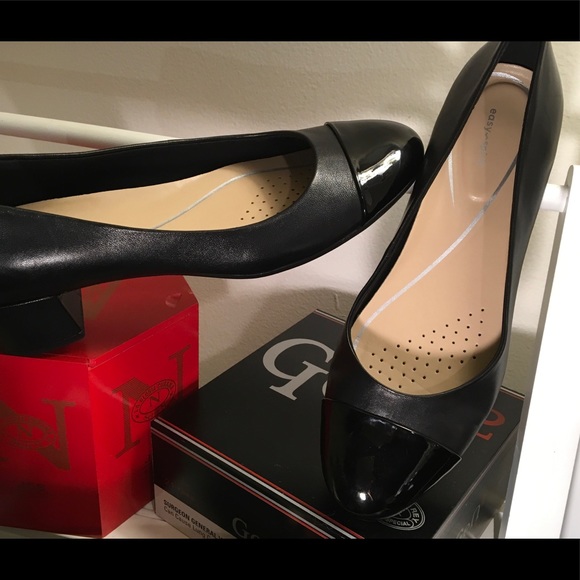 Easy Spirit Apricot low heel, Patent leather toe - Picture 4 of 4